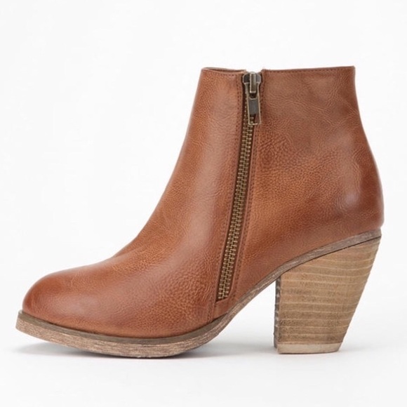 UO Ecote Eliana Double Zip Brown Ankle Booties - Picture 1 of 8